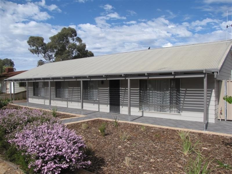 3 Eringa Avenue, Loxton SA 5333