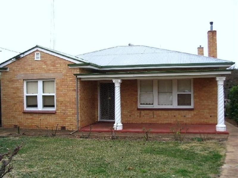 18 Andrew Street, Waikerie SA 5330