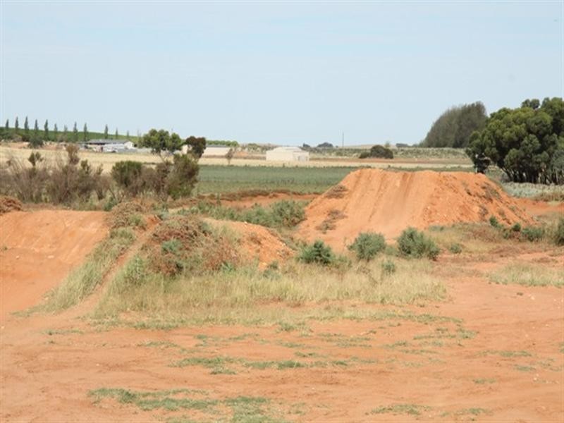 Lot 801 Hdrd of Gordon, Loxton SA 5333