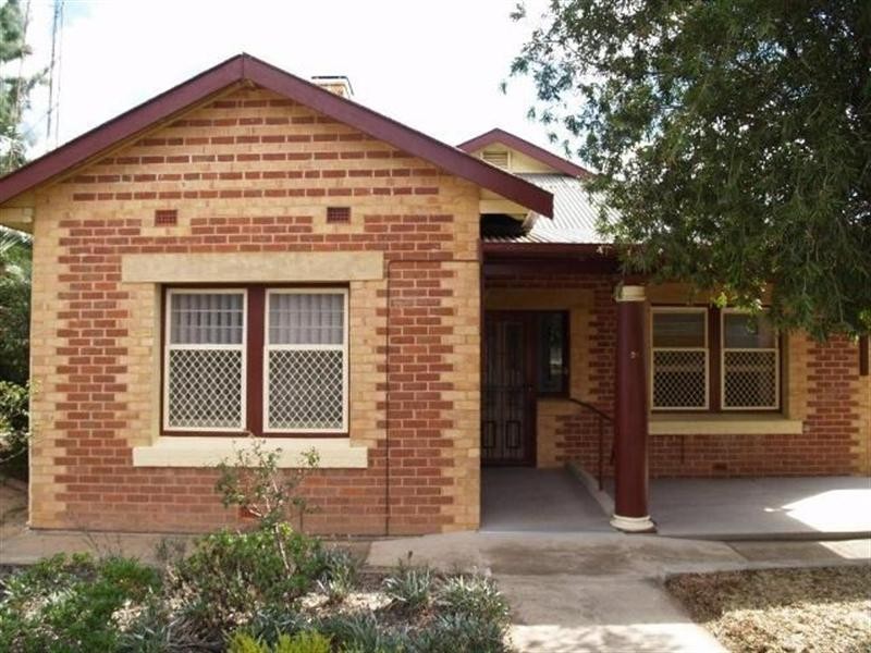 24 Lawrie Terrace, Waikerie SA 5330