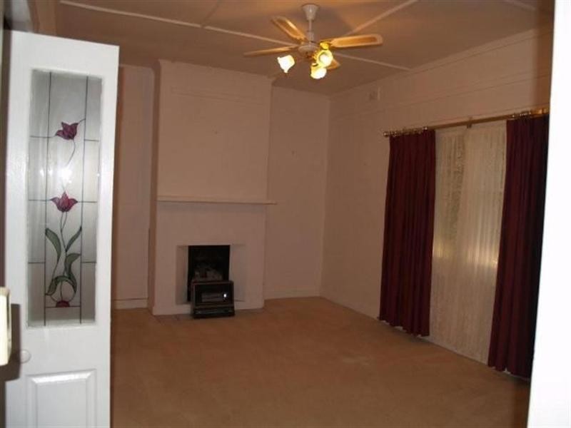 24 Lawrie Terrace, Waikerie SA 5330