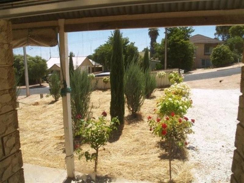 1 Kirby Street, Waikerie SA 5330