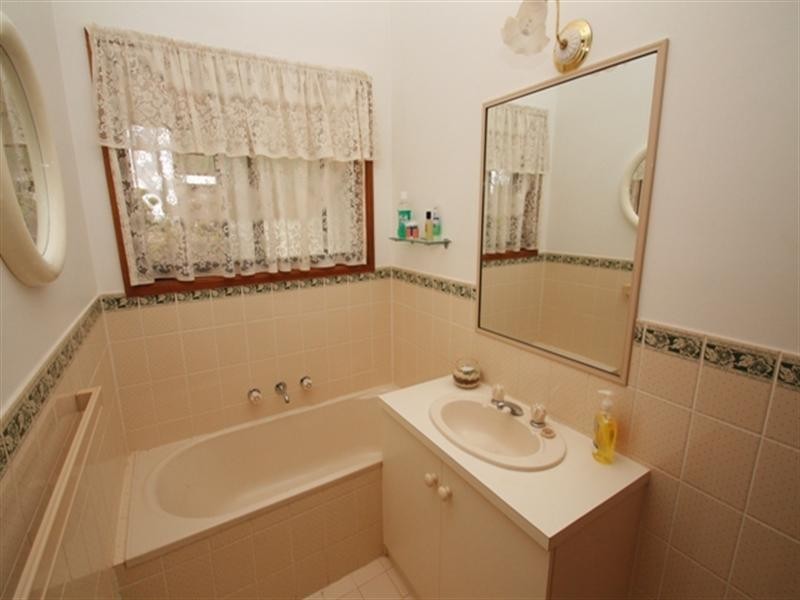 16 Nitschke Road, Berri SA 5343