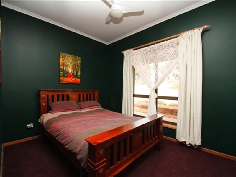 16 Nitschke Road, Berri SA 5343