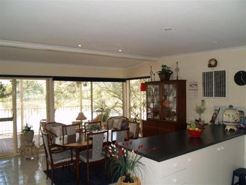 18 Page Drive, Blanchetown SA 5357