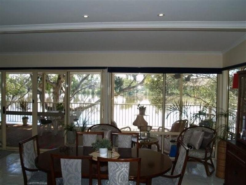 18 Page Drive, Blanchetown SA 5357