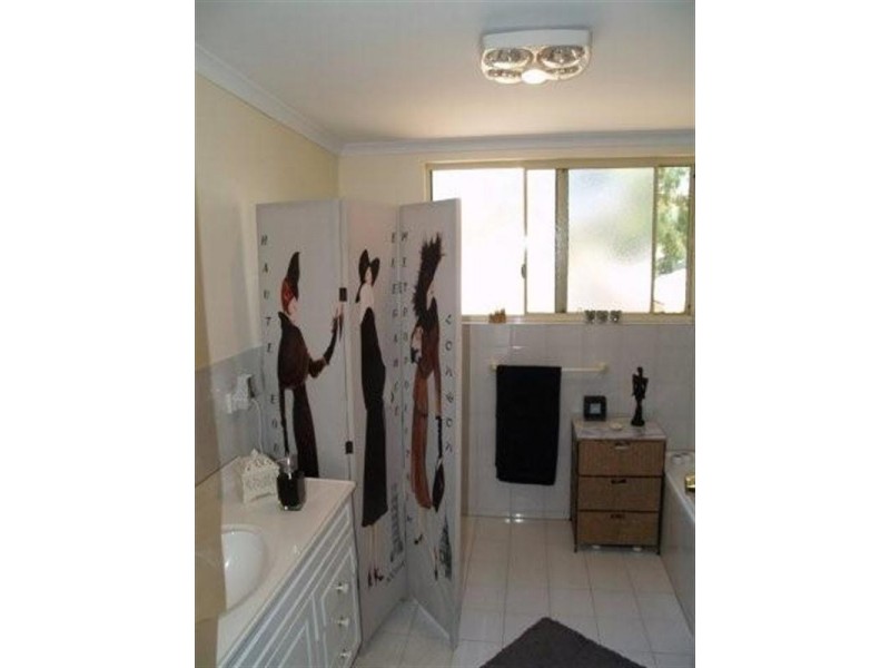 18 Page Drive, Blanchetown SA 5357