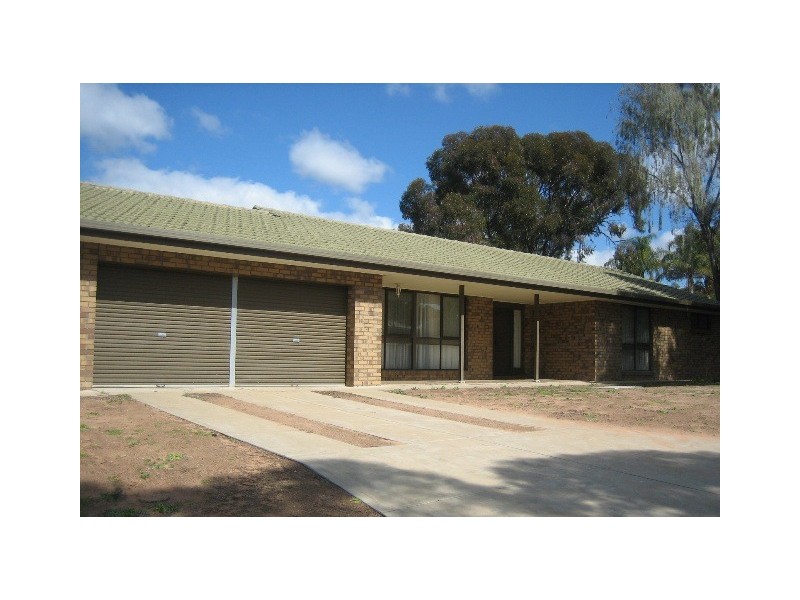 11 Viviancock Street, Berri SA 5343