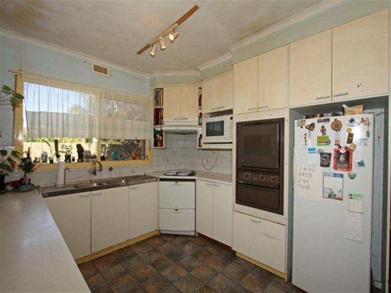 117 Paruna Road, Loxton SA 5333