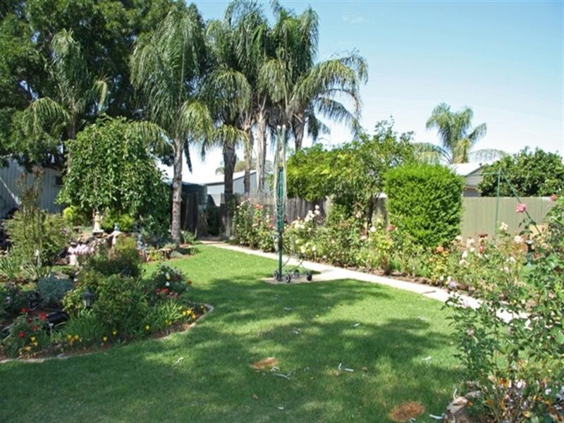 117 Paruna Road, Loxton SA 5333