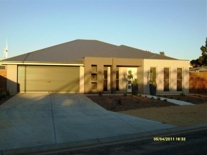 2 Eyre Street, Loxton SA 5333
