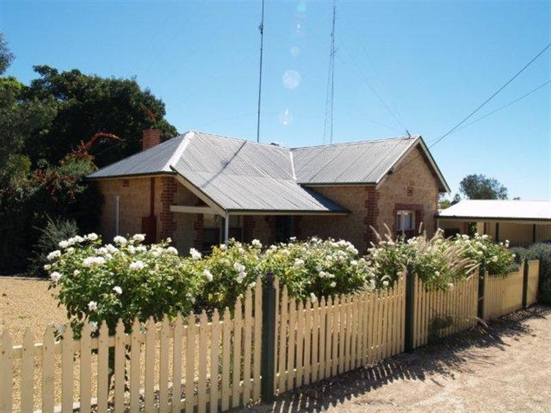 1 Rowe Street, Waikerie SA 5330