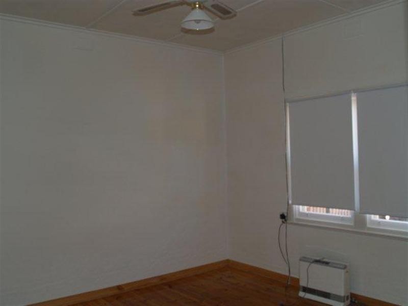 1 Rowe Street, Waikerie SA 5330