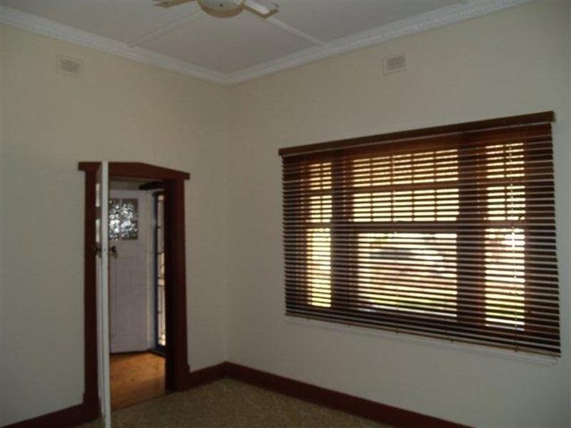 27 Peake Terrace, Waikerie SA 5330