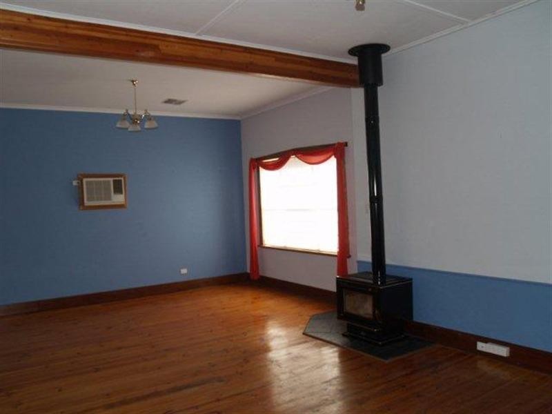 27 Peake Terrace, Waikerie SA 5330