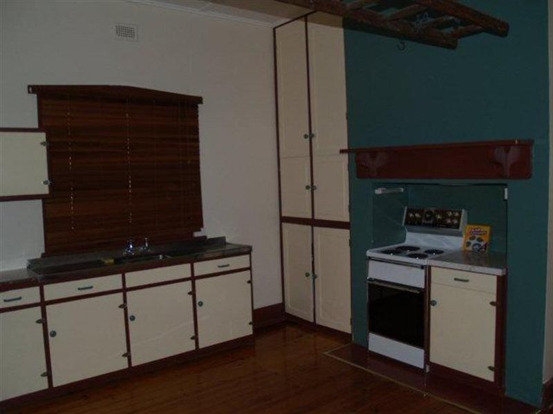 27 Peake Terrace, Waikerie SA 5330