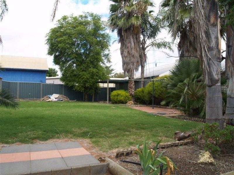 27 Peake Terrace, Waikerie SA 5330