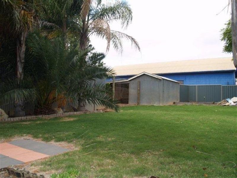 27 Peake Terrace, Waikerie SA 5330