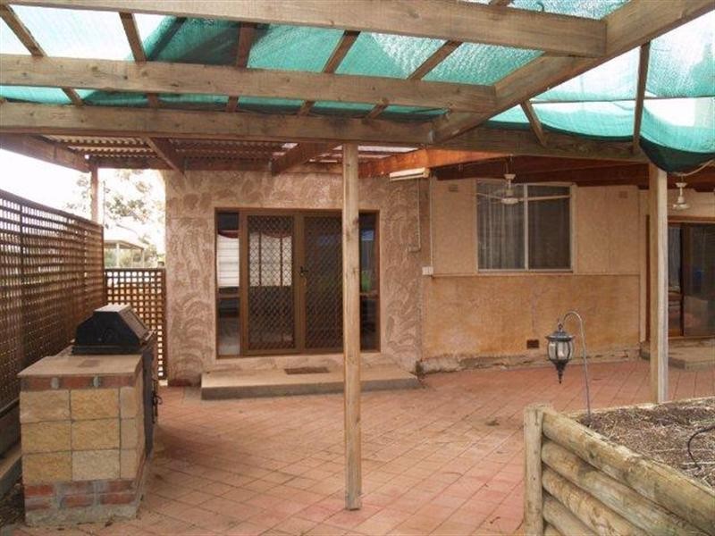 27 Peake Terrace, Waikerie SA 5330