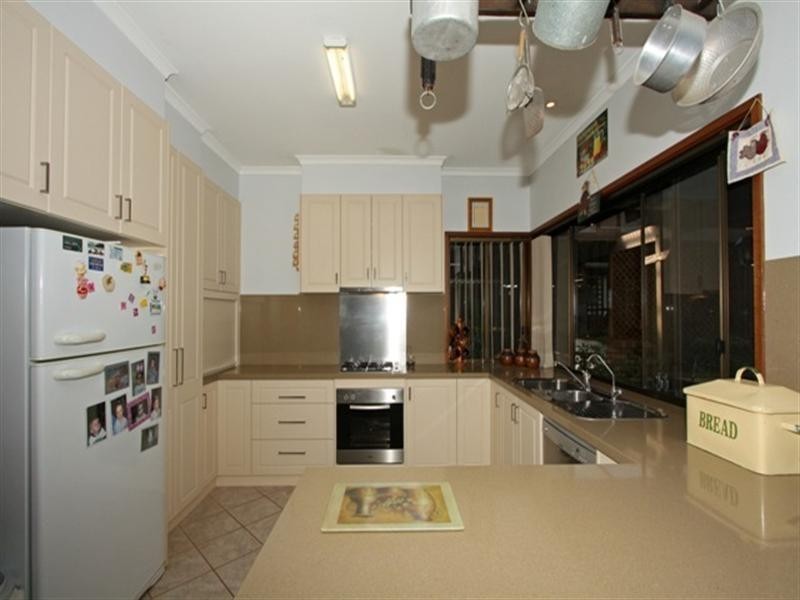 16 Hall Crescent, Loxton SA 5333