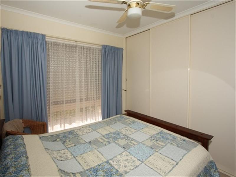 16 Hall Crescent, Loxton SA 5333