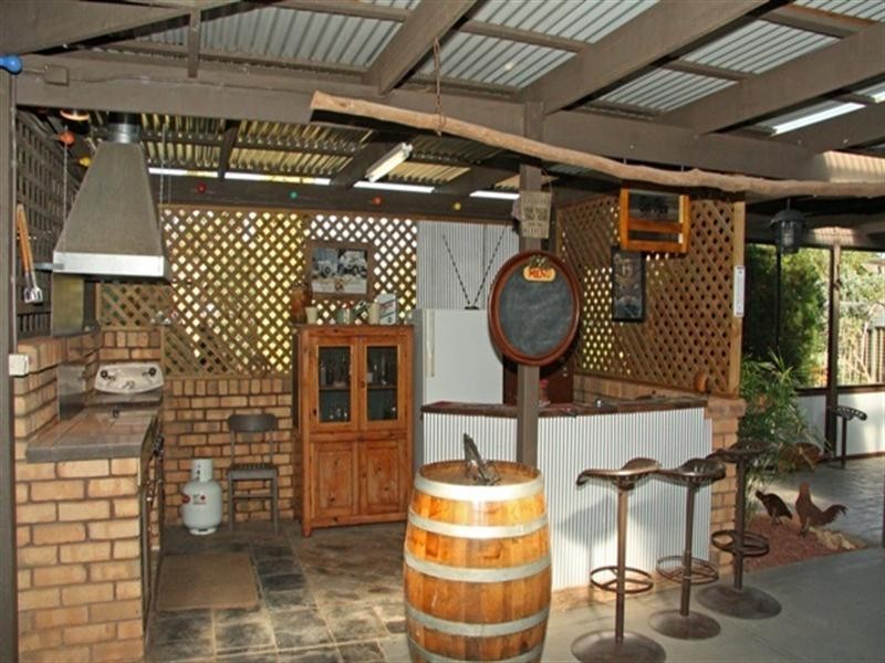 16 Hall Crescent, Loxton SA 5333