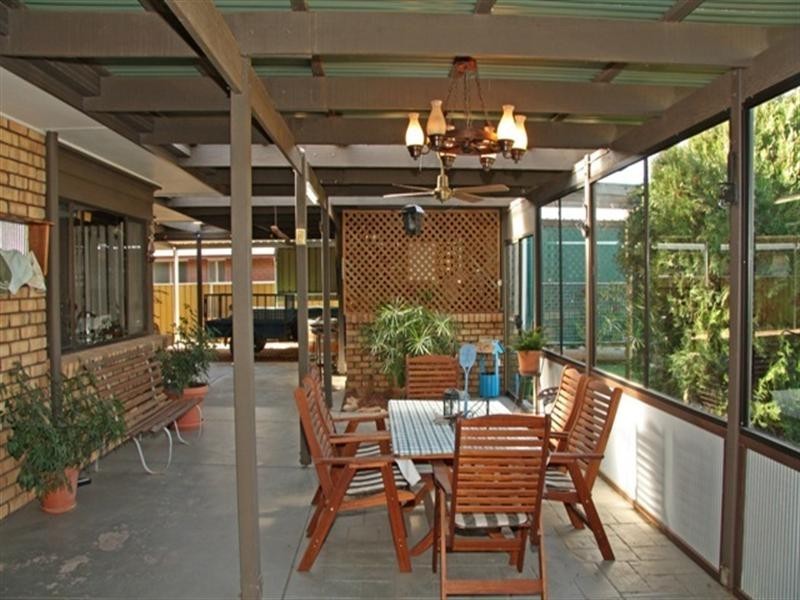 16 Hall Crescent, Loxton SA 5333