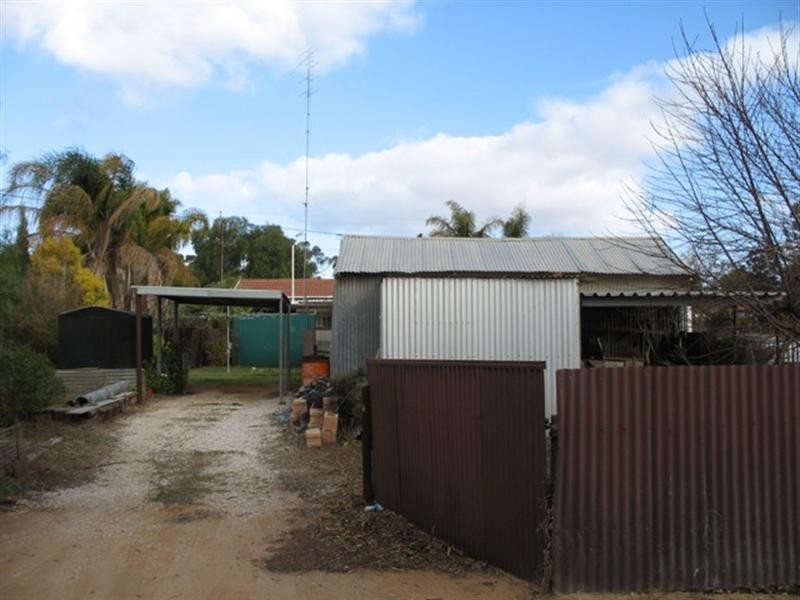 8B Laffer Street, Barmera SA 5345