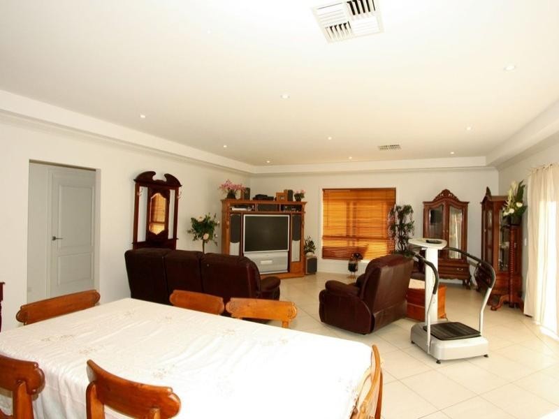 27 Nalara Avenue, Loxton SA 5333