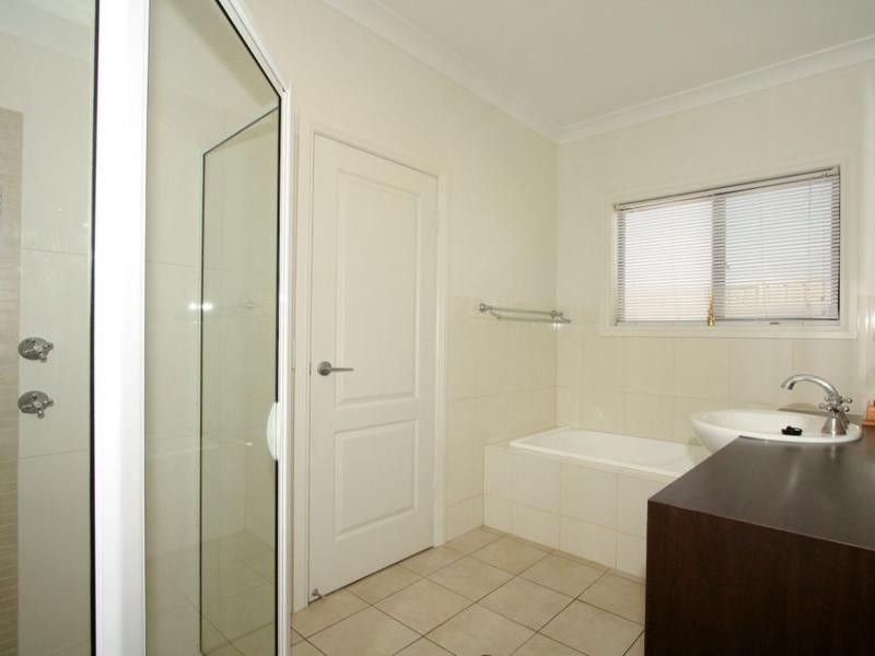 27 Nalara Avenue, Loxton SA 5333