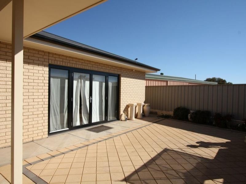 27 Nalara Avenue, Loxton SA 5333