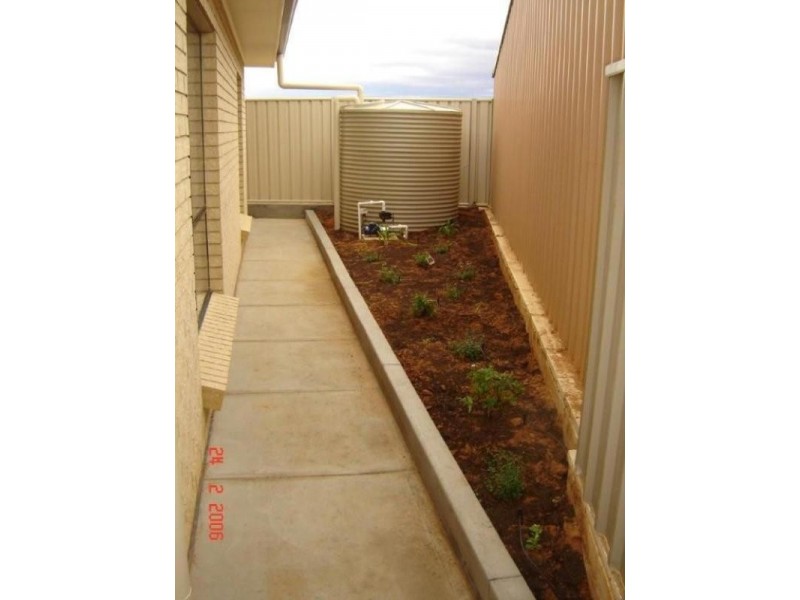 27 Nalara Avenue, Loxton SA 5333