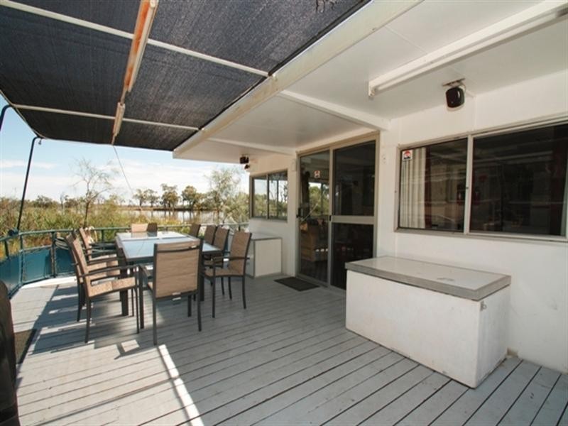 0 Silly Bean Houseboat, Loxton SA 5333