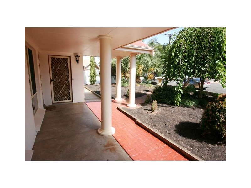 17 Laffer Street, Loxton SA 5333