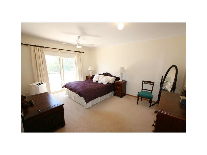 17 Laffer Street, Loxton SA 5333