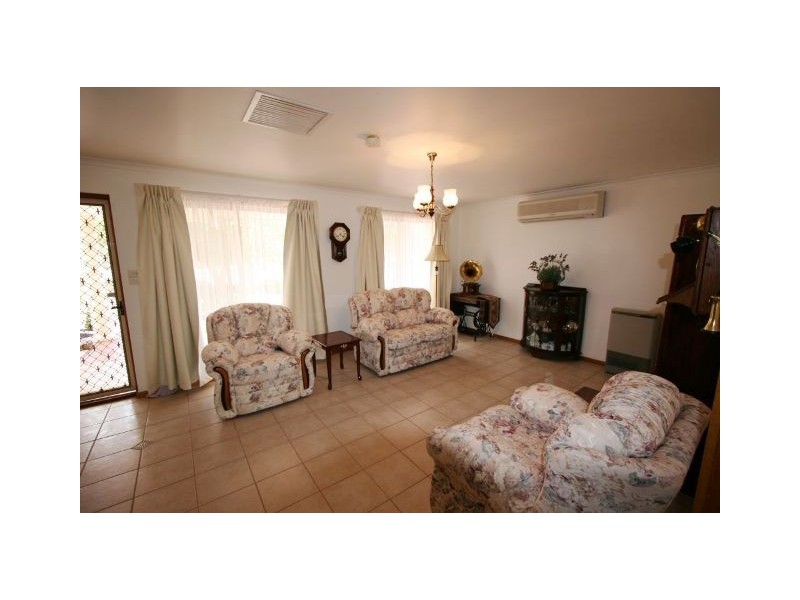 17 Laffer Street, Loxton SA 5333