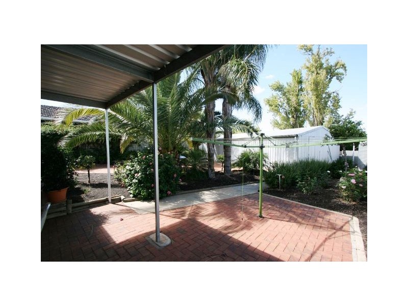 17 Laffer Street, Loxton SA 5333