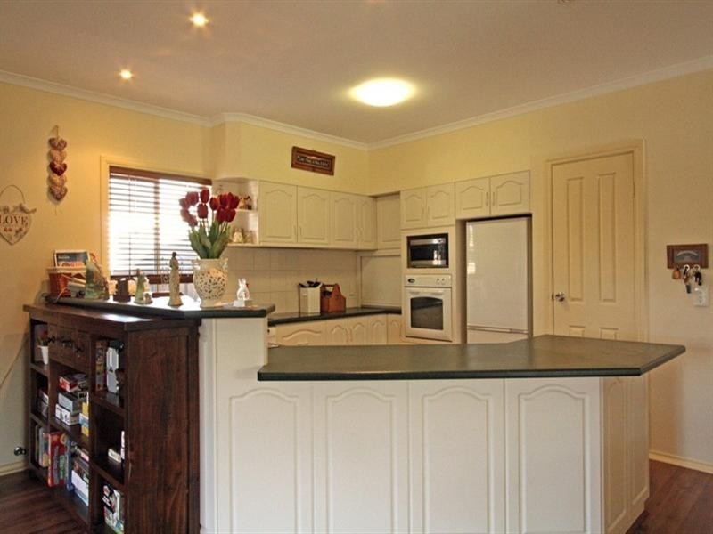 2 Crocker Crescent, Loxton SA 5333