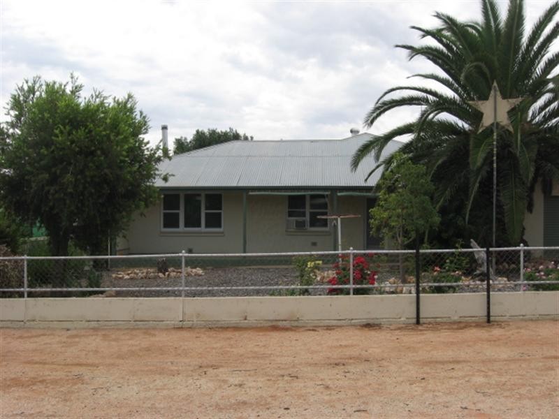 17 Colin Street, Loxton SA 5333