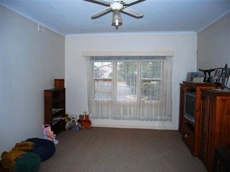 17 Colin Street, Loxton SA 5333