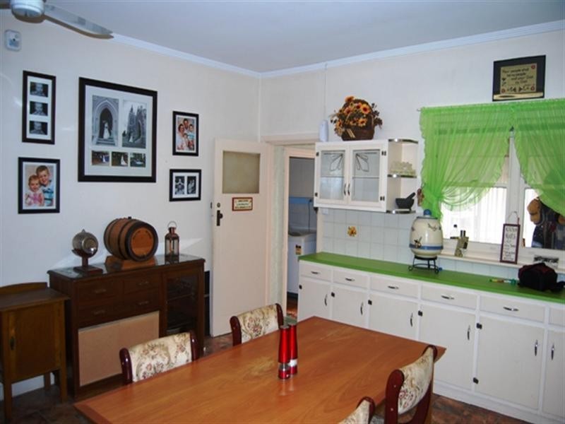 17 Colin Street, Loxton SA 5333