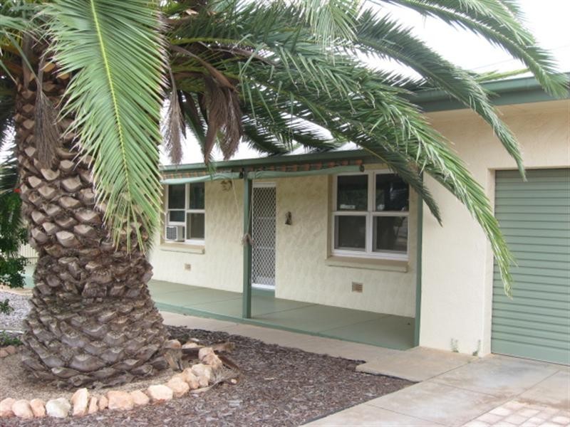 17 Colin Street, Loxton SA 5333