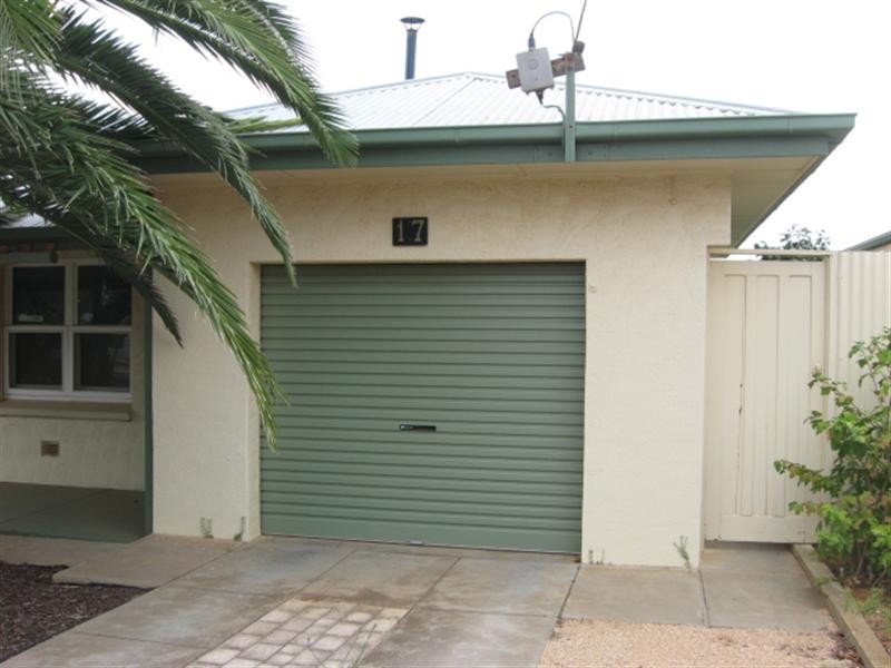 17 Colin Street, Loxton SA 5333