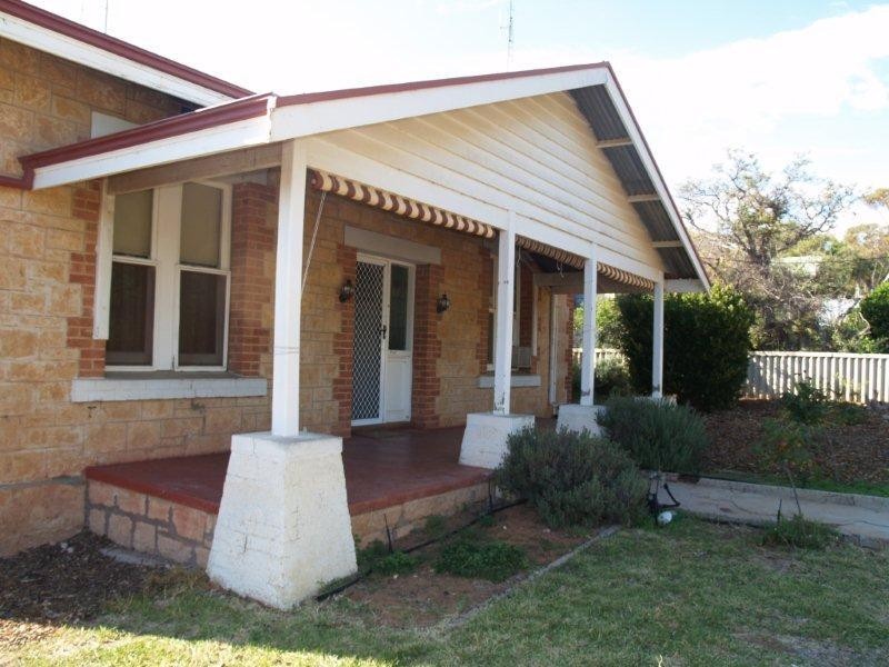 6 Henderson Street, Waikerie SA 5330