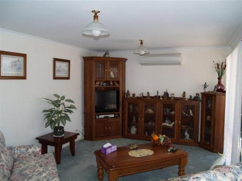 10 McPhee Avenue, Blanchetown SA 5357