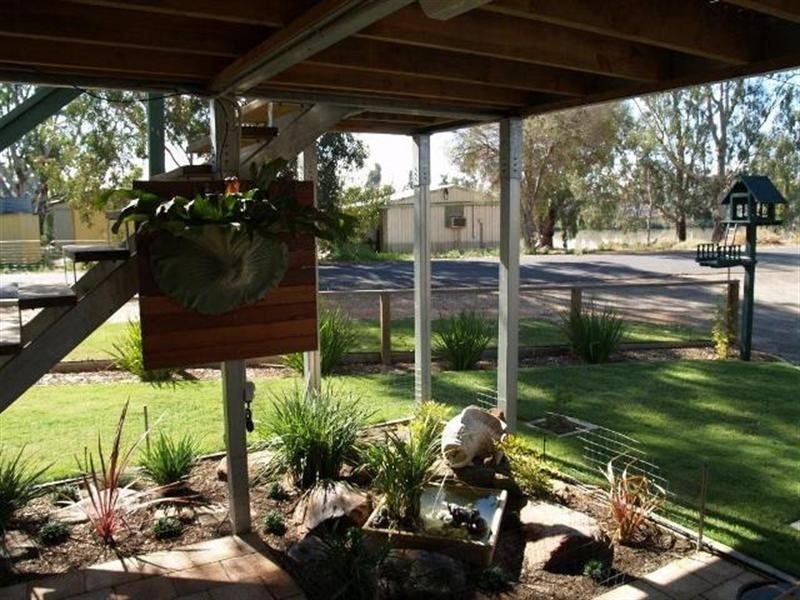 10 McPhee Avenue, Blanchetown SA 5357