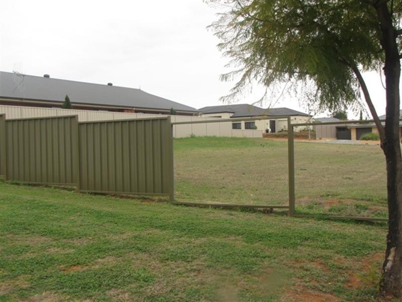 23 McLean Street, Berri SA 5343