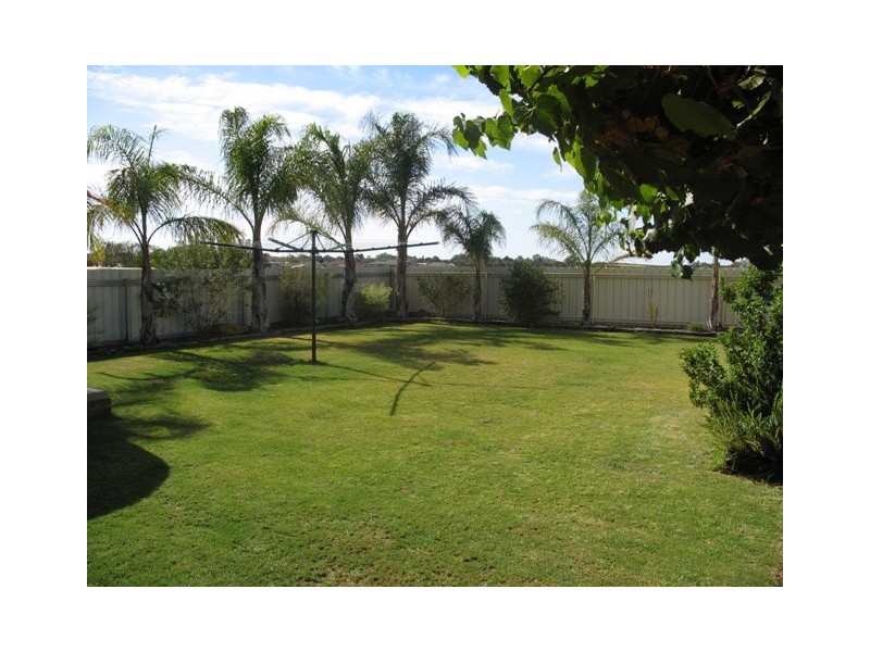 13 Klingberg Street, Loxton SA 5333