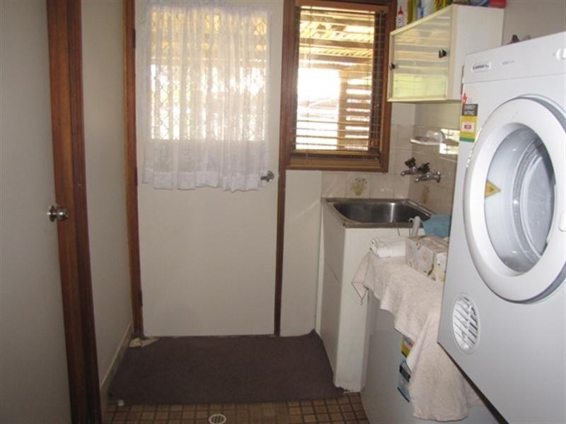 33 Barker Street, Loxton SA 5333