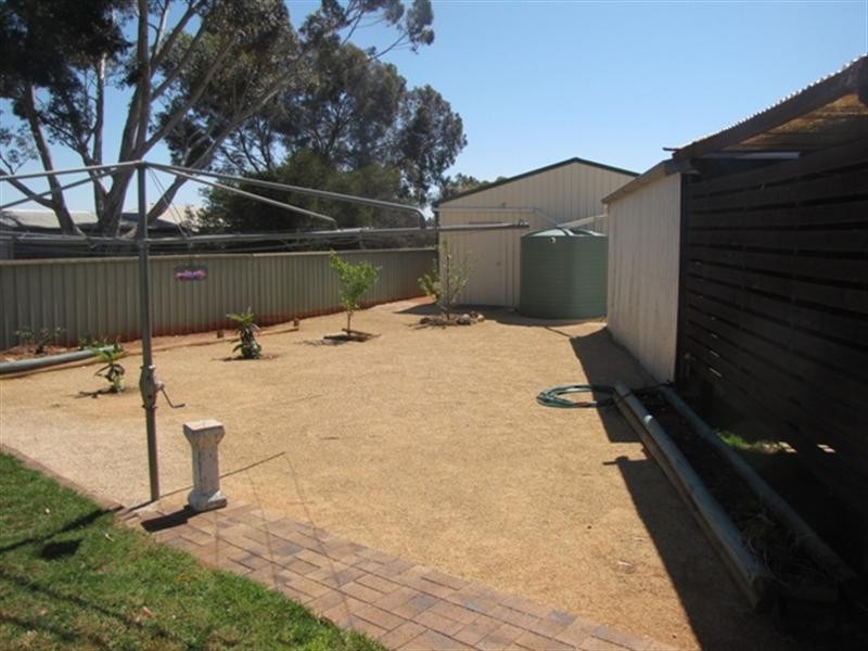 33 Barker Street, Loxton SA 5333